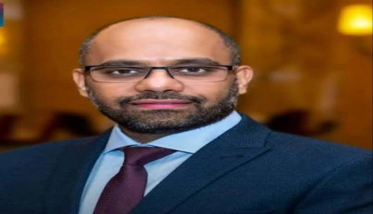 وزير الاتصالات وتقنية المعلومات يستقبل العزاء في وفاة عمه والد زوجته بالقاهرة