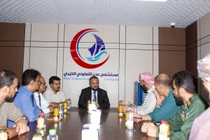 مدير عام المنصورة يشيد بالدور الإنساني لهيئة الخليج وعدن ويؤكد دعم السلطة المحلية لتطوير الخدمات الصحية