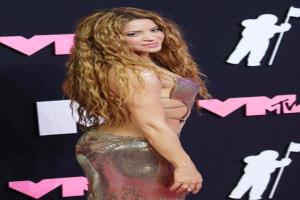 بعد غياب 16 عاما.. شاكيرا تعود إلى الإمارات