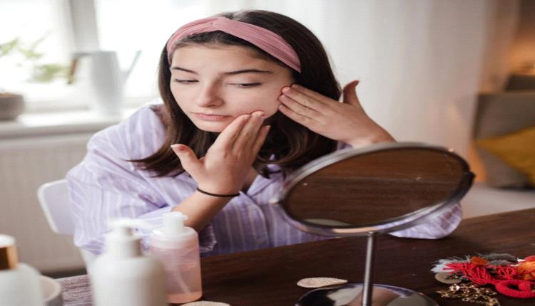 التجميل الوقائي يغزو روتين المراهقات.. هل الوقاية أبكر من اللازم خطر على البشرة؟