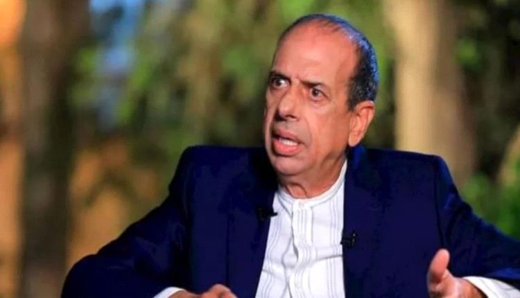 «أنت اللي علمت أخويا السجاير؟».. محمد الصاوي يكشف سر توتره من عادل إمام