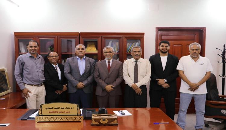 وزير التربية والتعليم (العبادي) يوقع مع مؤسسة العون مذكرة تفاهم لتأهيل 450 معلمة ريفية في 6 محافظات