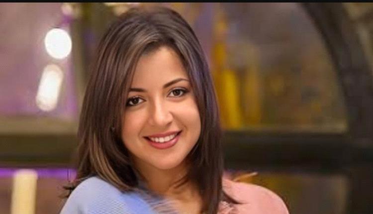 بعد أزمة صحية مفاجئة.. من المستشفى مع والدتها منى فاروق تخضع لجراحة عاجلة