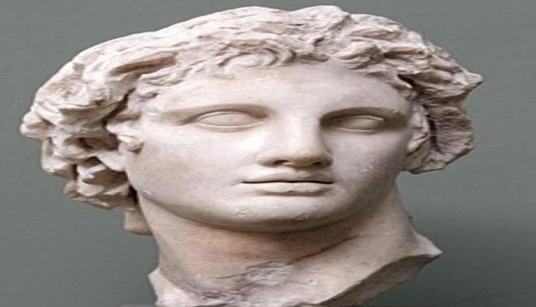 في ذكرى رحيله.. ما حكاية الإسكندر الأكبر مع أرسطو؟