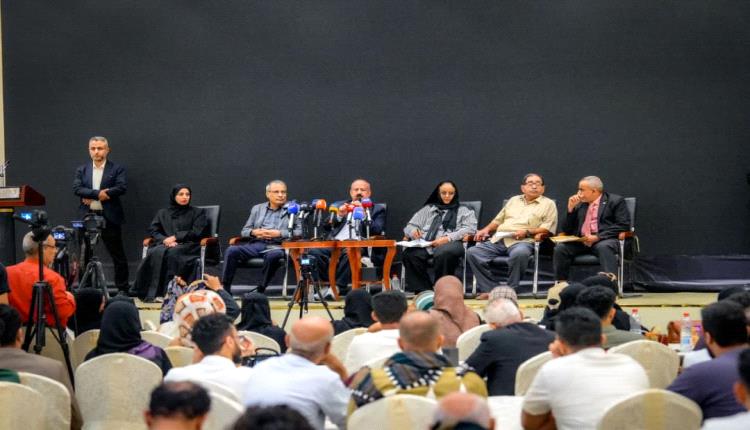 وزير النقل يلتقي نخبة من الأكاديميين والشخصيات الاجتماعية والإعلاميين ونشطاء المجتمع المدني لمناقشة المستجدات والقضايا العامة