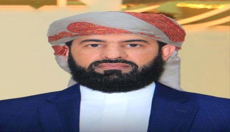 محافظ أبين يشكّل لجنة تحقيق في قضية اعتقال الناشط أحمد مقرع الحنشي .. والشيخ الطريقي يشيد بالاستجابة السريعة