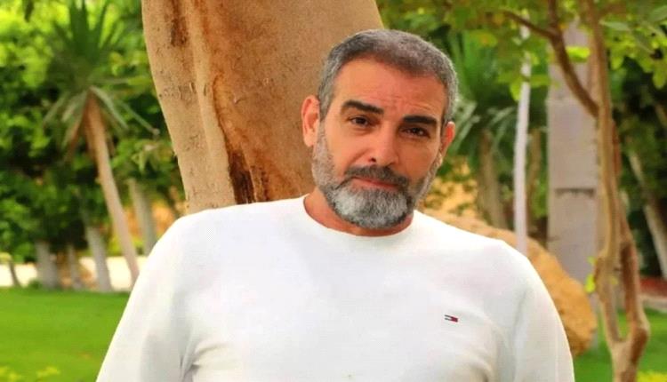 نقيب الممثلين أشرف زكي يحسم شائعة مرض أحمد عبد العزيز