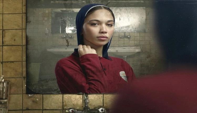 بملابس مدرسية وحجاب.. چيدا منصور تتصدر بوستر «Underage» في أول بطولة درامية لها