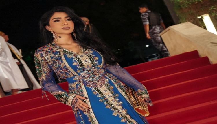 بثينة الرئيسي تشيد بهدى حسين بعد زيارتها مسرحية «الكائن 404»: مدرسة في الإنسانية والعطاء