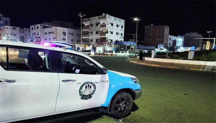نقل جثة امرأة إلى الطب الشرعي بعد العثور عليها متوفاة داخل فندق في الشيخ عثمان