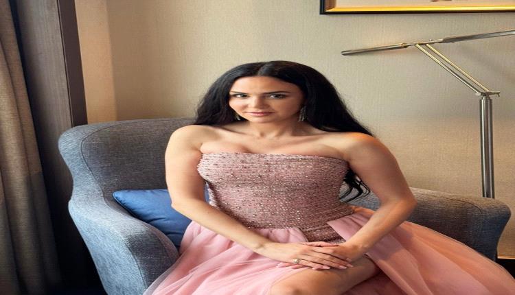 كإطلالة أميرات ديزني.. ركين سعد تجمع النعومة والجرأة بفستان وردي كورسيه مطرز وتنورة تول(صور)