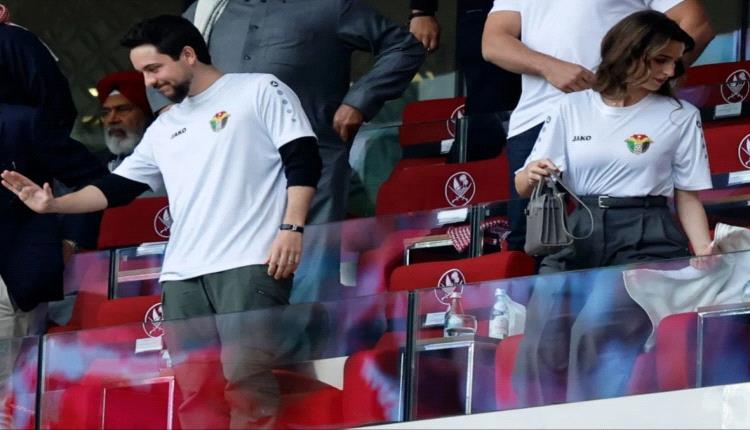 الأميرة رجوة الحسين بقميص النشامى.. دعم ملكي يلفت الأنظار