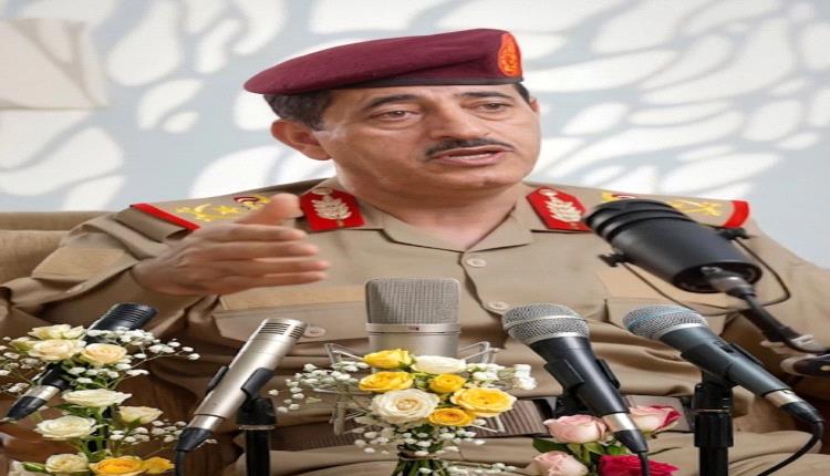 متحدث عسكري: وزير الدفاع العقيلي أوقف رواتب قوات المنطقة الرابعة ويعيد سياسات 94