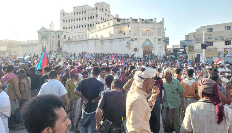 جماهير وادي وصحراء حضرموت تحتشد في سيئون وتؤكد رفض الوصاية السعودية ومناهضة الاحتلال
