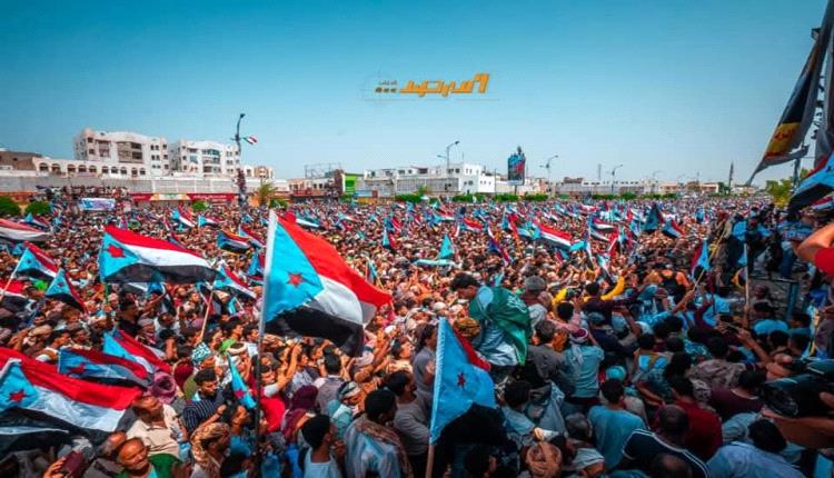 كاتب يمني:المجلس الانتقالي كان أكثر حرصاً على تحرير صنعاء
