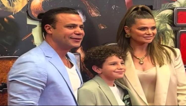 محمد إمام يحتفل بالعرض الخاص لفيلمه الجديد «صقر وكناريا»