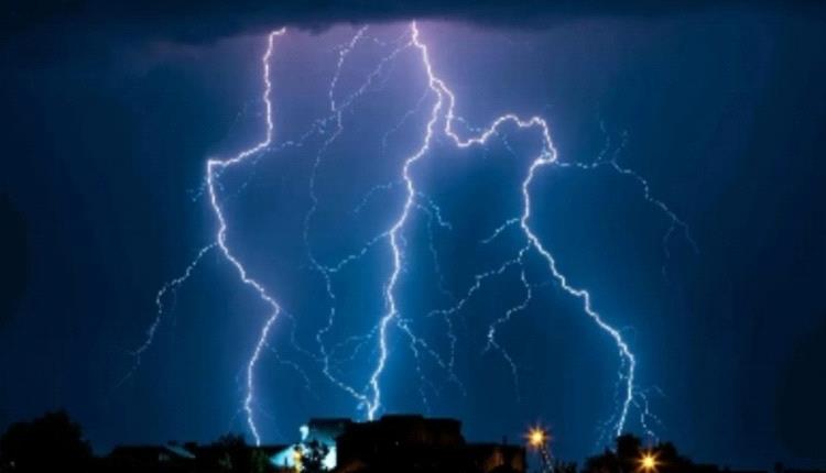 صاعقة تُنهي حياة أسرة كاملة في اليمن ومطالبات بفتح تحقيق