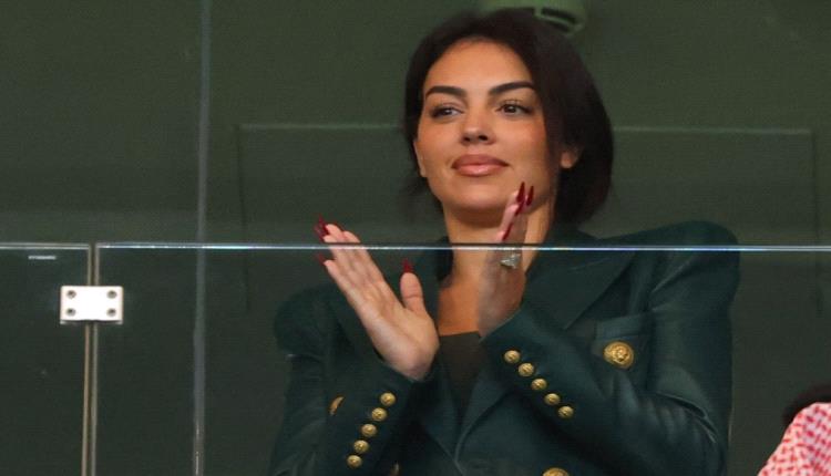 أسرة كريستيانو رونالدو تسجل حضورها الأول لدعمه في كأس العالم.. وجورجينا رودريغيز توثق الحدث بلقطات مؤثرة تصدرت الترند العالمي