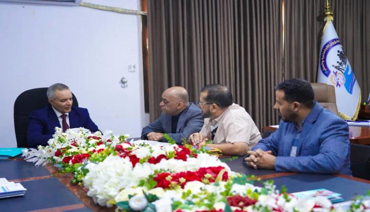 وزير الشؤون الاجتماعية والعمل يلتقي ممثلي مؤسسة تواصل للتنمية الإنسانية