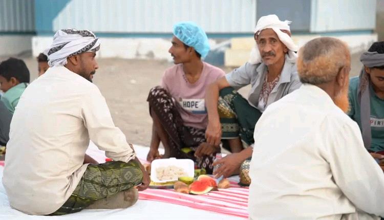 موائد الخير تجمع أبناء الزهاري على مائدة التلاحم والتراحم برعاية طارق صالح