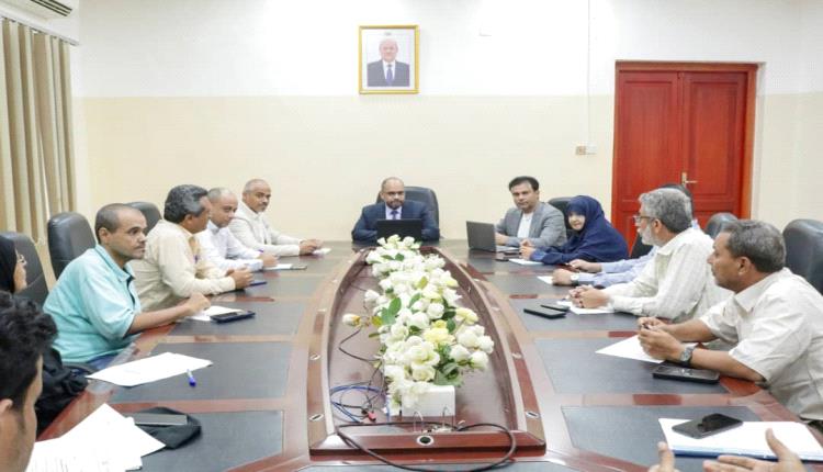 وزير  الاتصالات وتقنية المعلومات يناقش خطط تطوير الأداء وتعزيز الموارد وبناء شبكة وطنية قوية