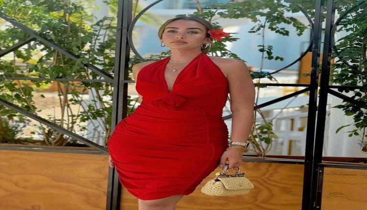 ذكريات الطفولة.. هنا الزاهد تعيد نشر موقف طريف بصورة نادرة