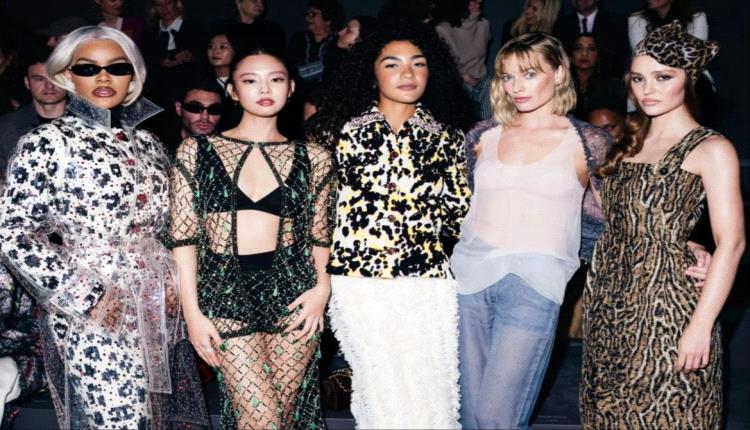 النجمات يبدعن في اختيار الإطلالات خلال عرض Chanel لخريف 2026