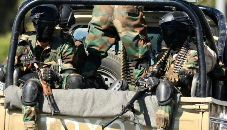 فوضى الرعـ.ـب وعسكرة الفضاء العام.. ركائز بقاء سلطة الحـ.ـوثي في شمال اليمن