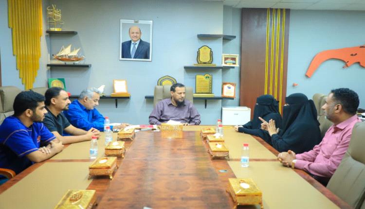 محافظ عدن يؤكد دعم وتمكين السلطة المحلية لذوي الهمم