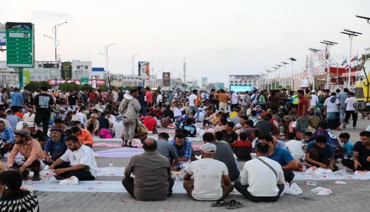 برعاية المحرّمي.. عدن تحتفل بالذكرى الـ11 لتحريرها بمهرجان جماهيري وإفطار جماعي