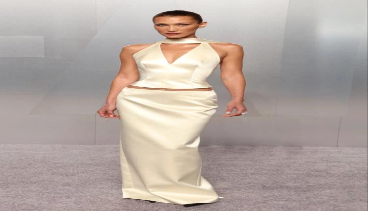 بيلا حديد تجمع بين الأناقة والفخامة في تصميم Prada ومجوهرات Chopard