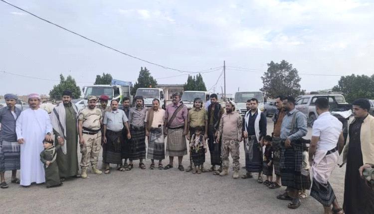 قائد اللواء 43 عمالقة جنوبية يزور مواقع اللواء ويهنئ المقاتلين بعيد الفطر