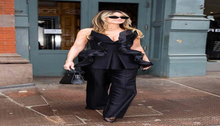 جمال وأناقة… هايدي كلوم تتألق ببلوزة مكشكشة على أحدث صيحات الموضة