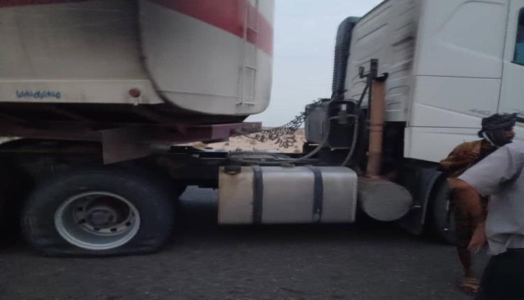 الأجهزة الأمنية بأحور تضبط متهماً بإطلاق النار على قاطرة وقود خلال نصف ساعة