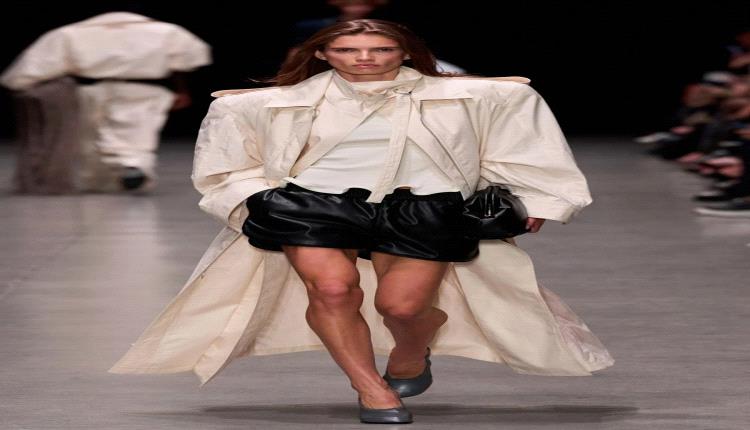 صيحة الترنش الخفيف تعود لتسيطر على الموضة بين المراهقات والشابات