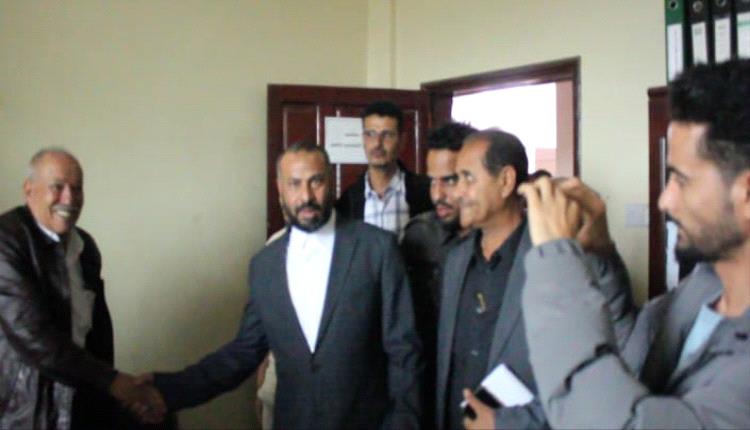 محافظ الضالع يطلع على مستوى الانضباط الوظيفي في عدد من المكاتب التنفيذية