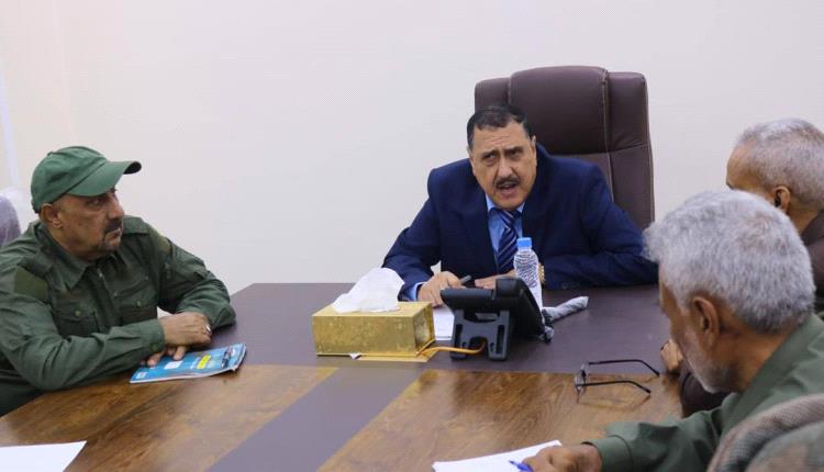 مدير أمن عدن يترأس اجتماعًا موسعًا لمدراء مراكز الشرطة ويشدد على تصعيد الحملات الأمنية وضبط الظواهر الخطرة