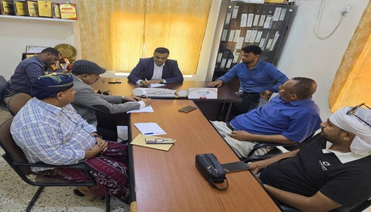 السقطري يؤكد تعزيز مخزون المشتقات النفطية في سقطرى استعدادًا لموسم الخريف