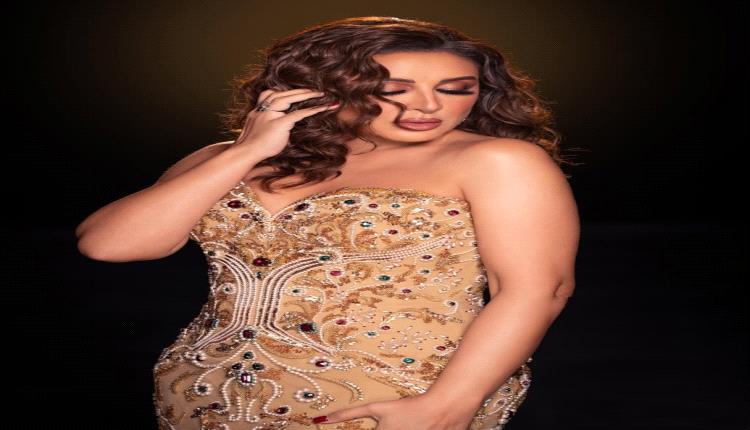 إطلالة لا تُنسى… أنغام بفستان سترابلس فخم أثناء الحفل