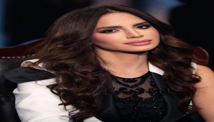 آمال ماهر تستعد للحفل الأوروبي وتشدّ الجمهور بالحماس قبل فرنسا