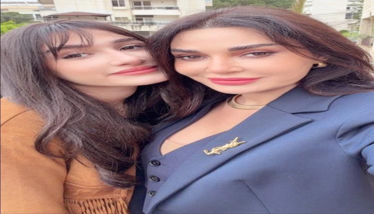 سيرين عبدالنور تجمع الأناقة والموضة مع ابنتها بصيحة الدنيم