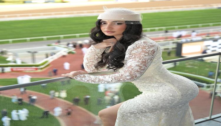 أناقة متجددة… مؤثرات عربيات تتألقن باللون الأبيض في كأس دبي العالمي