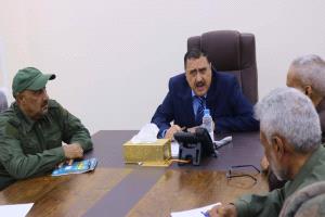 مدير أمن عدن يترأس اجتماعًا موسعًا لمدراء مراكز الشرطة ويشدد على تصعيد الحملات الأمنية وضبط الظواهر الخطرة