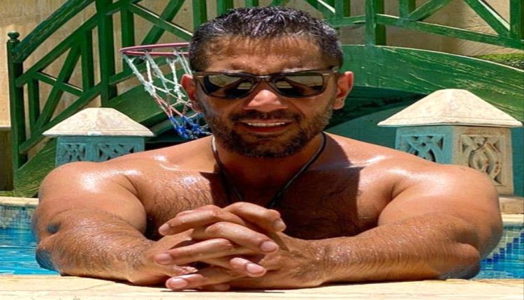 فيديو طريف.. أحمد فلوكس يلتقي "نسخته" في الغردقة