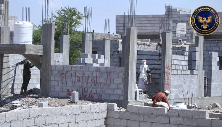 وحدة حماية الأراضي تنفذ حملة ميدانية واسعة لإزالة التعديات ووقف البناء العشوائي في مديرية البريقة