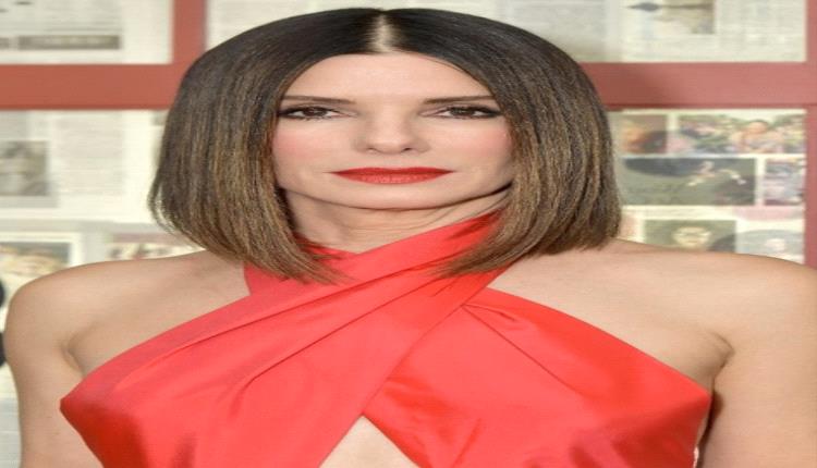 ساندرا بولوك تحتفل بعيد الأم الأمريكي بكلمات مؤثرة وتشارك صورة نادرة مع ابنيها بالتبني