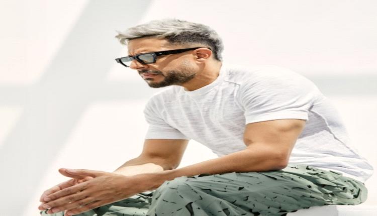 حكاية الصورة رقم 10.. محمد حماقي يحذف محتوى إنستغرام