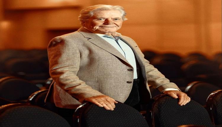 حسين فهمي يعلّق على فوزه بجائزة شخصية العام السينمائية من مهرجان “كان” وسط إشادة واسعة