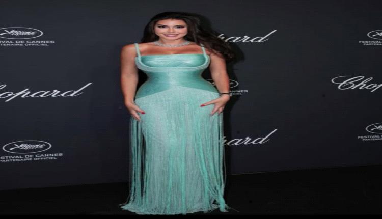 ياسمين صبري تخطف الأنظار بإطلالة جريئة في حفل Chopard Trophée بمهرجان كان