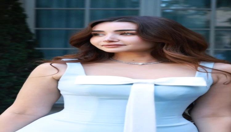 هنا الزاهد تخطف الأنظار بإطلالة زرقاء ناعمة في كان 2026 وتعليق والدتها يشعل التفاعل